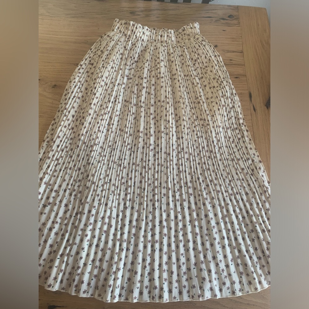 Exlura Pleated Floral MIDI‎ Skirt Cream Mauve Women’s Medium Preloved